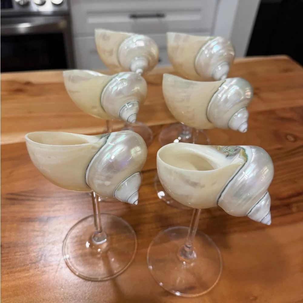 Elegant Shell Wine Glasses Set - Picture 1 of 2